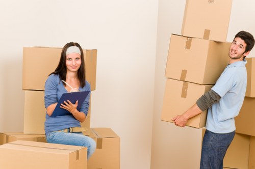 Residential moving support in Westhampstead with storage options